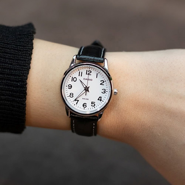 ساعت مچی زنانه کاسیو CASIO LTP-1303L-7BV